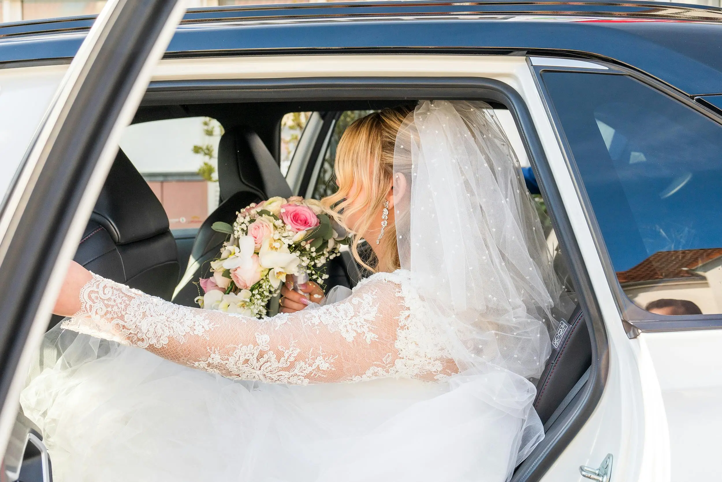 How to Choose the Perfect Wedding Car for Your Theme – Style Meets Elegance